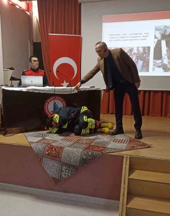 Alaplı’da deprem farkındalığı semineri düzenlendi 
