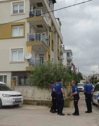 Aracın anahtarını vermeyen annesine sinirlenince eve pompalı tüfekle ateş açtı