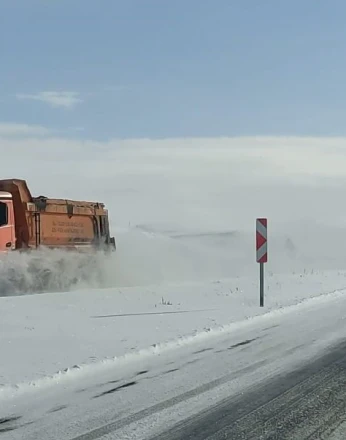Ardahan’da kar ve tipi ulaşımı aksatıyor 