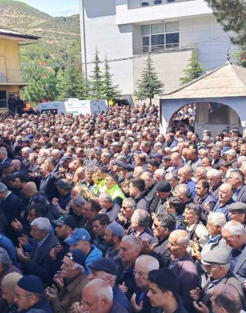 Artvin’de 4 ay sonra çığ altından çıkartılan Bülent Gezer son yolculuğuna uğurlandı 