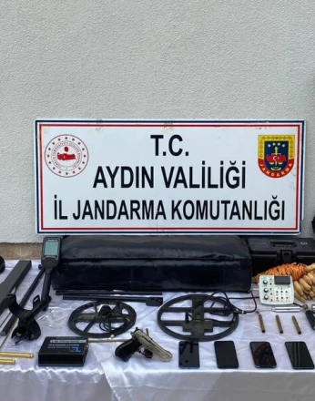 Aydın’da kaçak kazı yapan şahısların evlerine operasyon