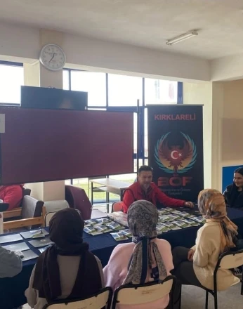 Babaeski’de üniversite öğrencilerine terörle mücadele bilgilendirmesi 