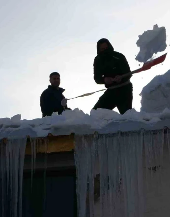 Bitlis’te soğuk hava etkisini sürdürüyor 