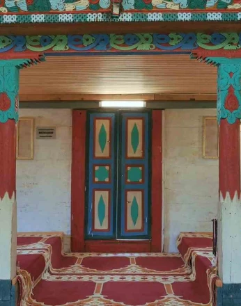 Camili Havzası’ndaki 175 yıllık ahşap cami babadan oğula korunuyor 