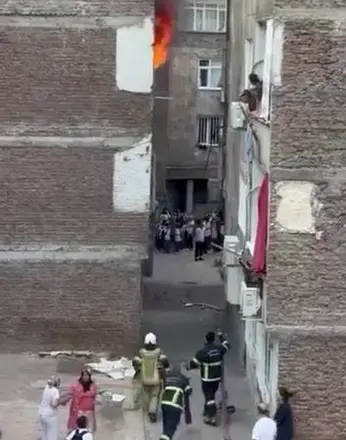 Diyarbakır’da korkutan yangın: Ev alevler içinde kaldı