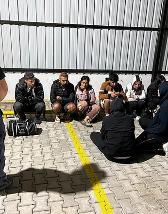 Fethiye’de 3’ü çocuk 20 düzensiz göçmen yakalandı