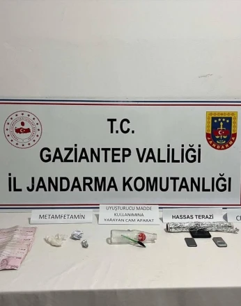 Gaziantep'te 4 bin 587 adet captagon hap ele geçirildi: 4 şahıs tutuklandı