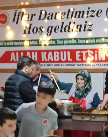 Hafız adayları din görevlileri ile iftar programında bir araya geldiler 