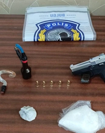 İzmir'de yol kontrolünde uyuşturucu ele geçirildi: 2 gözaltı