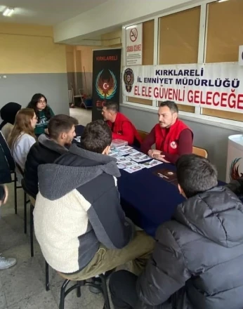 Kırklareli’nde üniversite öğrencilerine terörle mücadele bilgilendirmesi 