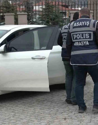 Kredi kartlarını kopyalayarak 2 milyon liradan fazla vurgun yaptılar 