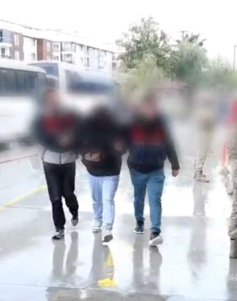 Kuşadası'nda uyuşturucu operasyonu: 25 gözaltı