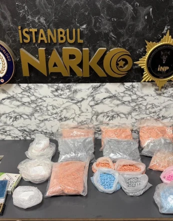 Maltepe'de uyuşturucu operasyonu: On binlerce hap ve kokain ele geçirildi