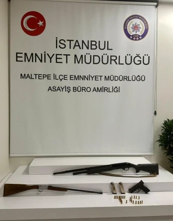 Maltepe'de zula adresine yapılan operasyonda çok miktarda uyuşturucu ele geçirildi