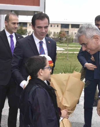 Sağlık Bakanı Memişoğlu: "Bitlis’ten başka ile hasta gitmesini engelleyecek şekilde bütün planlamalarımızı yapacağız" 