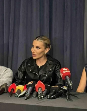 Şarkıcı İrem Derici: "Alnım ana sütüm kadar ak"