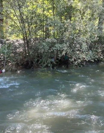 Şavşat Deresi’nde kaybolan baba ve oğlunu arama çalışmaları ikinci gününde sürüyor 