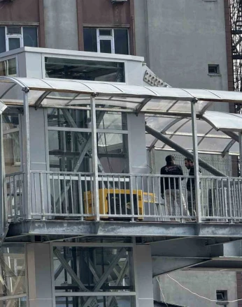 Üst geçit asansöründe sona gelindi 