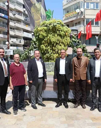 Üzümün başkenti Manisa’da şenlik coşkusu