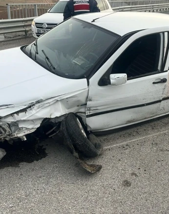 Yoldan çıkan otomobilin sürücüsü hayatını kaybetti