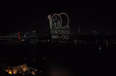 100. Gazi Koşusu Resepsiyonunda gökyüzünde görsel şölen 