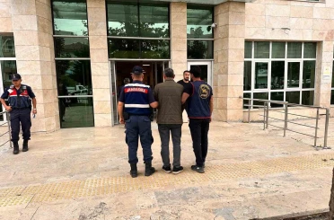 13 yıl hapis cezası bulunan firari jandarmadan kaçamadı 