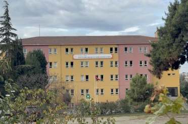 15 öğrenci zehirlenme şüphesiyle hastanelik oldu