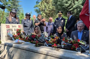15 Temmuz şehidi Ufuk Baysan kabri başında anıldı 