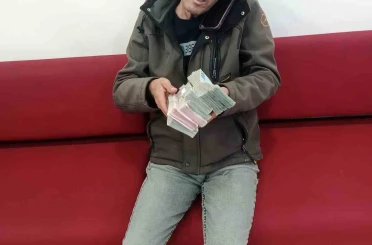 180 bin TL’yi dolandırıcılara kaptıracakken polis engelledi 