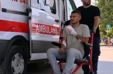 19 yaşındaki genç elektrikli testereyle çalışırken parmakları kesildi 