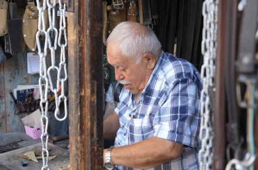 2 metrekarelik dükkanında üretiyor, 81 ile gönderiyor 