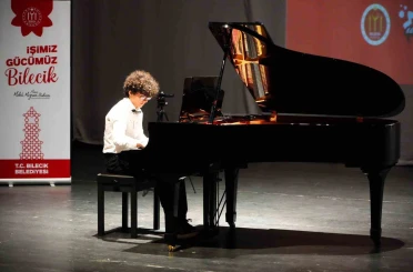 2. Uluslararası Ayva Çiçeği Piyano Festivali’nde 6 ülkeden gelen genç piyanistler hünerlerini sergiledi 