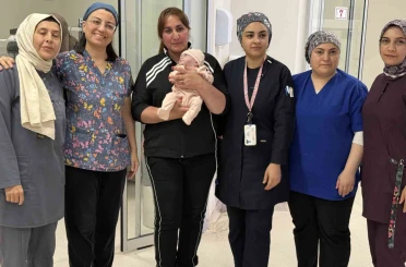 25 haftalık olarak dünyaya gelen bebek 180 gün sonra anne kucağıyla tanıştı 