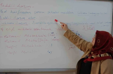 28 Şubat mağduru öğretmen: "Başörtümden dolayı meslekten ihraç edildim" 