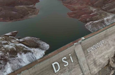 3 yıl önce açılan barajdaki su bitme noktasına geldi 