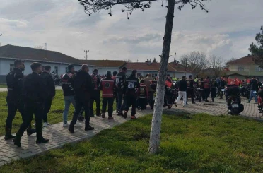 300 motosikletli, konvoyla şehit ailesine taziyede bulundu 