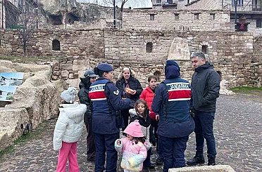 300’e yakın vatandaşa kadına şiddetle mücadele anlatıldı 