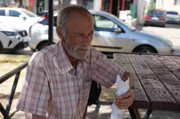 34 yıldır su içemeyen yaşlı adam, 10 gündür yemek de yiyemiyor 