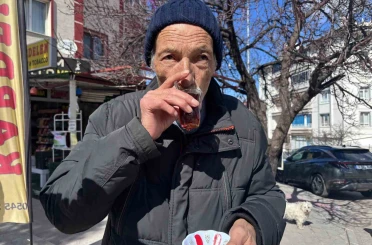 34 yıldır su içemeyen yaşlı adam: "Suya hasret kaldım, gülmeye hasret kaldım" 