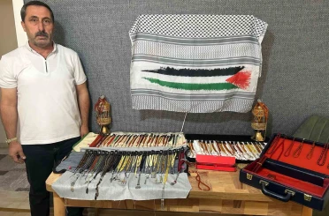35 yıllık tespih koleksiyonunu Gazze için satışa çıkardı 