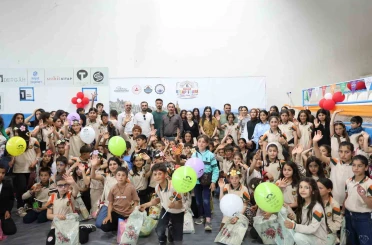 350 bin eserin yer aldığı kitap fuarına 13 binden fazla öğrenci ilgi gösterdi 