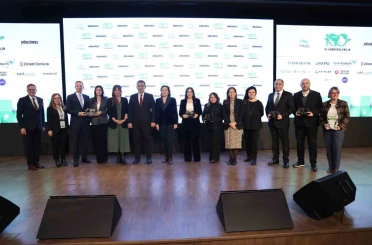 3’üncü Sürdürülebilir Yüzyıl Zirvesi’nde yeşil dönüşümün yol haritası konuşuldu 