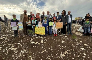 4 bin 500 fidan yanan ormanlık alanda toprakla buluştu 