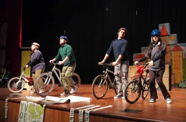 4 bin çocuğa ulaşacak "İki Teker Bir Rüya" oyunu sahneleniyor 