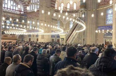 4 yıl aradan sonra Selimiye Camii’nde ilk cuma 