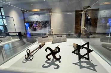 40 yılda biriktirdiği Türk boy damgaları Safranbolu’da sergiledi 