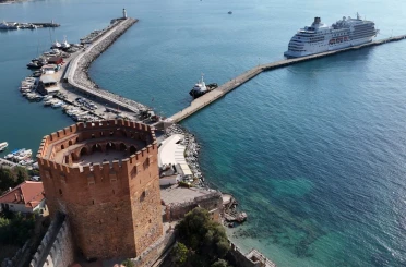 445 yolcu 362 mürettebatlı kruvaziyer Alanya iskelesine ulaştı 