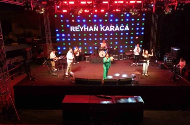 48. Geleneksel Honaz Kiraz Festivali’nde Reyhan Karaca Rüzgarı 