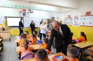 5 ilde 4 bin öğrenciye boyama seti desteği 