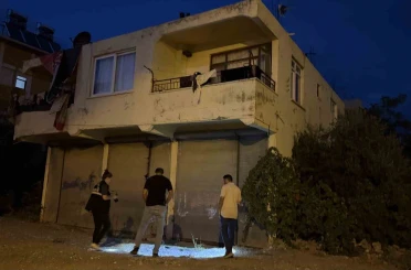 5 metre yükseklikteki balkondan düşüp yaralanan bebek hastanede hayatını kaybetti 